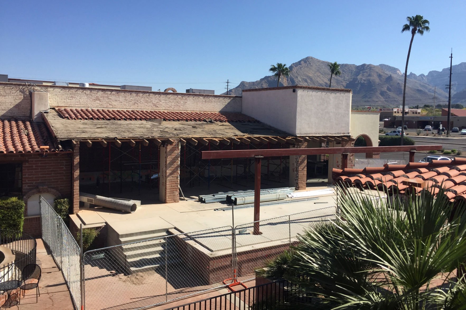 Casas Adobes Plaza
